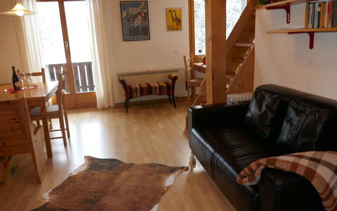 Chalet Grindelwaldgletscher: Marron, Canapé, Meubles, Propriété, Cadre, Table, Bois, Bâtiment, Fenêtre, Confort