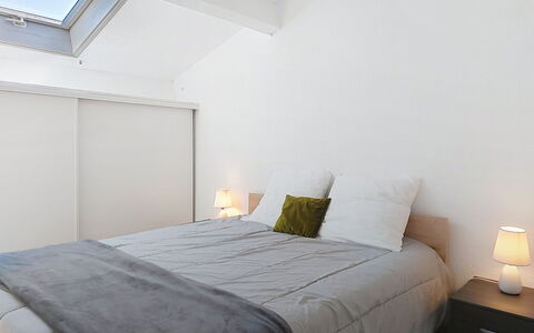 Terre Marine: Lit, Design Intérieur, Meubles, Chambre, Bois, Sol, Sol, Plafond, Literie, Drap De Lit