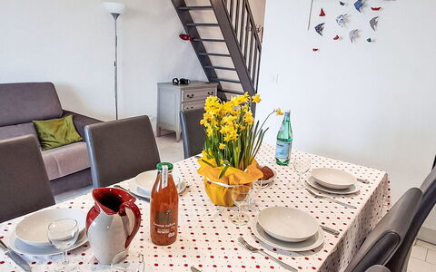 Terre Marine: Meubles, Design Intérieur, Sol, Table, Chaise, Pièce, Textile, Sol, Table Cuisine Et Salle A Manger, Salle À Manger