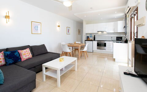 Perla del Mar: Sol, Design Intérieur, Meubles, Sol, Plafond, Canapé, Pièce, Appartement, Salon