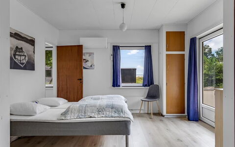 Solmaz - 3.5Km from the Sea: Mur, Bois, Design Intérieur, Sol, Sol, Plafond, Chambre, Meubles, Lit, Appartement