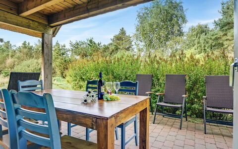 Ariela - 1.1Km from the Sea: Fenêtre, Façade, Zone Résidentielle, Domicile, Composite, Fenêtre À Guillotine, Biens, Siding, Daylighting