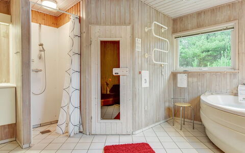 Harthwik - 1Km from the Sea: Sol, Design Intérieur, Bois, Sol, Plafond, Pièce, Luminaire Plomberie, Plomberie, Salle De Bains, Tache De Bois