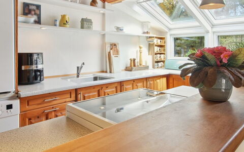 Tirsa - 3.9Km from the Sea: Comptoir, Cuisine, Design Intérieur, Cabinetry, Sol, Meubles, Bois, Plafond, Appareil De Cuisine, Domicile
