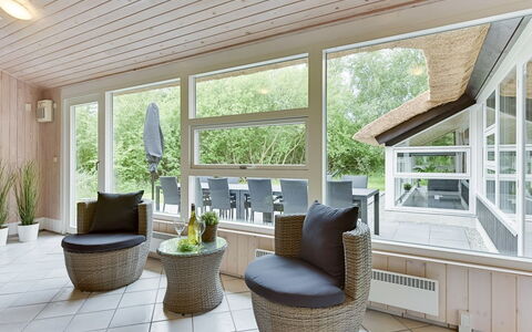 Ellanor - 1Km from the Sea: Design Intérieur, Sol, Meubles, Sol, Bois, Plafond, Parquet, Chaise, Pièce, Salon