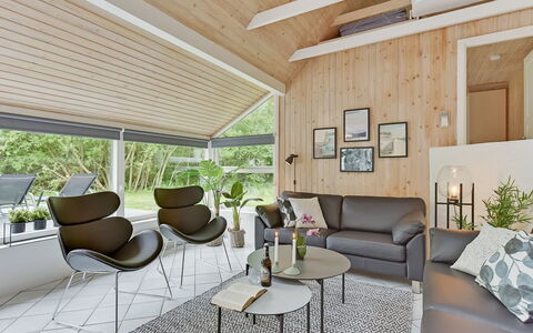 Ellanor - 1Km from the Sea: Design Intérieur, Meubles, Canapé, Sol, Bois, Plafond, Salon, Sol, Chaise, Éclairage