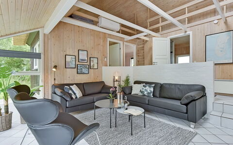 Ellanor - 1Km from the Sea: Design Intérieur, Bois, Canapé, Sol, Salon, Plafond, Meubles, Sol, Pièce