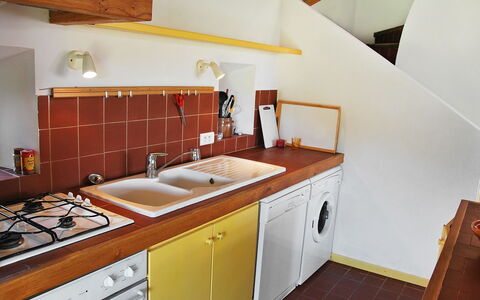 Saint Saturnin D'Apt 105: Propriété, Pièce, Comptoir, Cuisine, Meubles, Cabinetry, Bâtiment, Maison, Évier, Design Intérieur