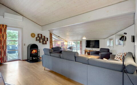 Asdis - 2.8Km from the Sea: Bois, Canapé, Plafond, Design Intérieur, Sol, Salon, Meubles, Sol, Pièce