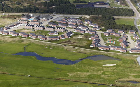 Maura - 2.3Km from the Sea: Bâtiment, Maison, Fenêtre, Domicile, Toit, Zone Résidentielle, Arbuste, Chalet, Lot Terre