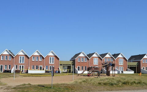Maura - 2.3Km from the Sea: Bâtiment, Maison, Fenêtre, Domicile, Toit, Zone Résidentielle, Arbuste, Chalet, Lot Terre