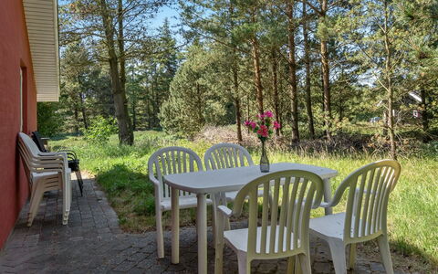 Mojag - 1Km from the Sea: Meubles, Mobilier De Jardin, Chaise, Tableau De Plein Air, Jardin, Ombre, Chalet, Arrière-Cour, Cour, Aménagement Paysager