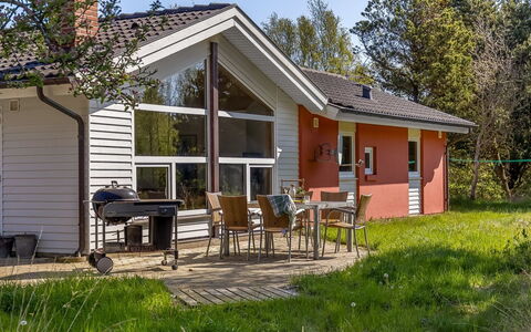 Mojag - 1Km from the Sea: Maison, Domicile, Chalet, Toit, Biens, Ferme, Jardin, Siding, Aménagement Paysager, Cour