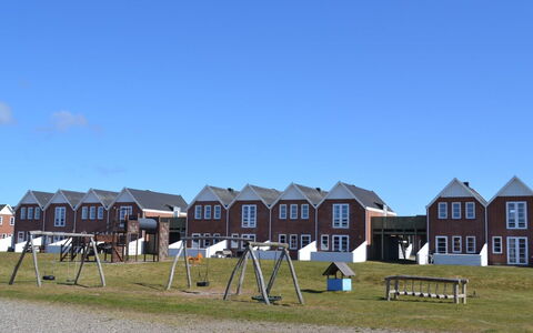 Auti - 2.3Km from the Sea: Herbe, Maison, Toit, Chalet, Domicile, Arbuste, Ferme, Lot Terre, Zone Rurale