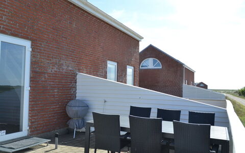 Auti - 2.3Km from the Sea: Herbe, Maison, Toit, Chalet, Domicile, Arbuste, Ferme, Lot Terre, Zone Rurale