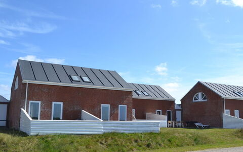 Auti - 2.3Km from the Sea: Herbe, Maison, Toit, Chalet, Domicile, Arbuste, Ferme, Lot Terre, Zone Rurale