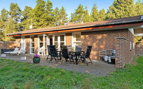 Reinbald - 1Km from the Sea: Maison, Chalet, Domicile, Lot Terre, Toit, Couverture De Sol, Cour, Jardin, Ferme, Siding