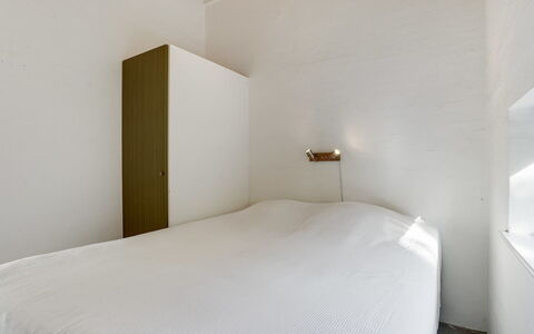 Reinbald - 1Km from the Sea: Mur, Bois, Sol, Sol, Plafond, Design Intérieur, Chambre, Pièce, Lit, Drap De Lit