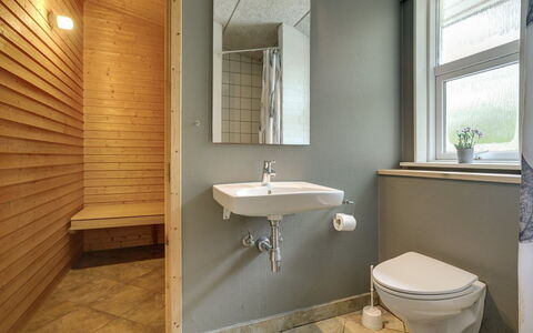 Nael - 1.6Km from the Sea: Salle De Bains, Lavabo, Luminaire Plomberie, Sol, Mur, Sol, Design Intérieur, Évier, Bois, Robinet