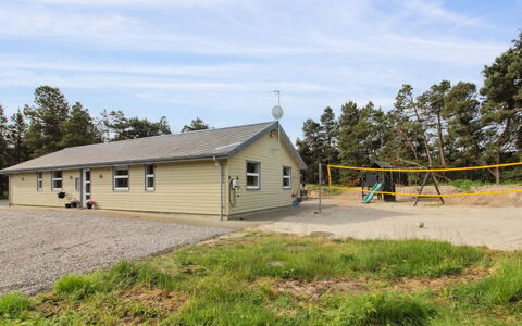 Nael - 1.6Km from the Sea: Bâtiment, Maison, Domicile, Toit, Siding, Chalet, Lot Terre, Plaine, Zone Rurale, Allée