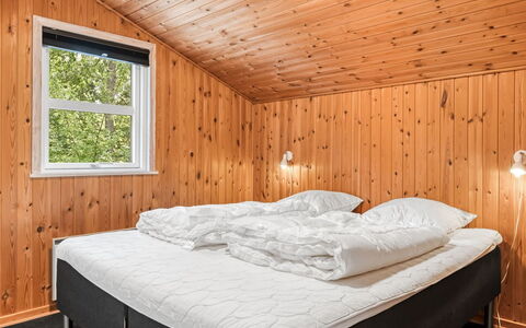 Troen - 3.8Km from the Sea: Bois, Chambre, Lit, Plafond, Gelé, Literie, Cadre De Lit, Drap De Lit, Neige, Dur
