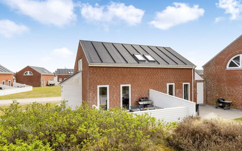 Aswith - 2.3Km from the Sea: Meubles, Bois, Design Intérieur, Sol, Sol, Chaise, Pièce, Plafond, Salon, Appartement