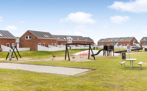Aswith - 2.3Km from the Sea: Meubles, Bois, Design Intérieur, Sol, Sol, Chaise, Pièce, Plafond, Salon, Appartement