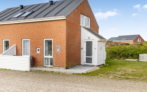 Aswith - 2.3Km from the Sea: Meubles, Bois, Design Intérieur, Sol, Sol, Chaise, Pièce, Plafond, Salon, Appartement