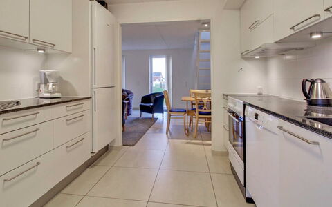 Daya - 2.3Km from the Sea: Sol, Design Intérieur, Sol, Bois, Plafond, Comptoir, Parquet, Meubles, Cuisine, Pièce