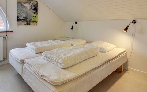 Daya - 2.3Km from the Sea: Lit, Chambre, Literie, Drap De Lit, Sol, Design Intérieur, Sol, Bois, Meubles, Linge