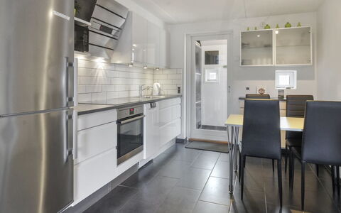 Alvild - 2.3Km from the Sea: Cuisine, Sol, Appareil De Cuisine, Design Intérieur, Meubles, Comptoir, Sol, Principaux Appliance, Plafond, Cabinetry