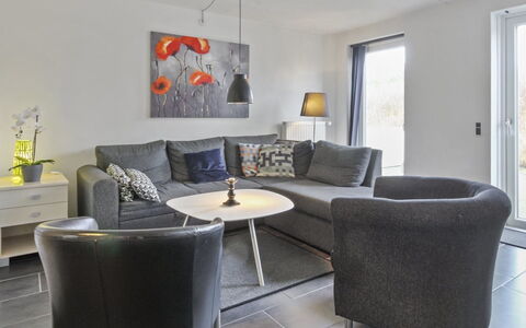 Alvild - 2.3Km from the Sea: Meubles, Design Intérieur, Canapé, Sol, Mur, Sol, Salon, Plafond, Pièce, Table