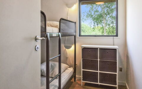 Kabbi - 2.6Km from the Sea: Lit, Chambre, Design Intérieur, Drap De Lit, Literie, Meubles, Cadre De Lit, Plafond, Pièce, Sol