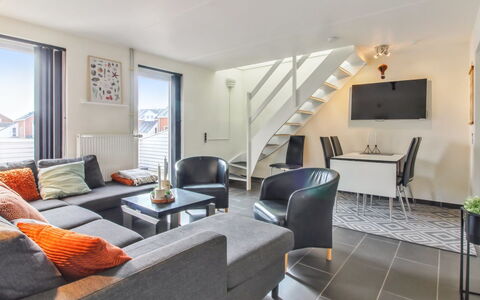 Iffuer - 2.3Km from the Sea: Appartement, Domicile, Aluminium, Daylighting, Hôtel, Appartement Penthouse, Plante D'Appartement