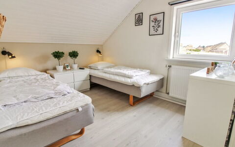 Iffuer - 2.3Km from the Sea: Chambre, Lit, Bois, Design Intérieur, Sol, Meubles, Sol, Drap De Lit, Literie, Pièce