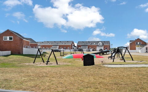 Iffuer - 2.3Km from the Sea: Meubles, Design Intérieur, Chaise, Sol, Table, Recours, Sol, Plafond, Pièce, Eco Hôtel