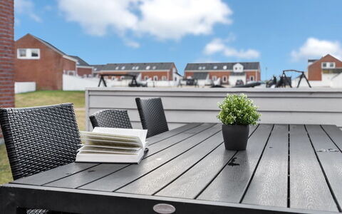 Iffuer - 2.3Km from the Sea: Meubles, Design Intérieur, Chaise, Sol, Table, Recours, Sol, Plafond, Pièce, Eco Hôtel