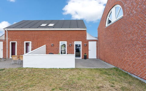 Iffuer - 2.3Km from the Sea: Meubles, Design Intérieur, Chaise, Sol, Table, Recours, Sol, Plafond, Pièce, Eco Hôtel