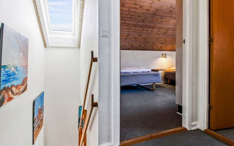Mahena - 2.3Km from the Sea: Chalet, Domicile, Maison, Toit, Porche, Biens, Siding, Batiments Jardin, Ferme, Cour