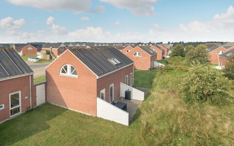 Herward - 2.3Km from the Sea