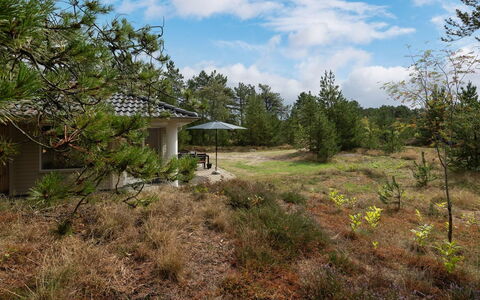 Micke - 3.2Km from the Sea: Sol, Plafond, Piscine, Recours, Conception, Chaise, Daylighting, Hôtel, Villa, Appartement Penthouse
