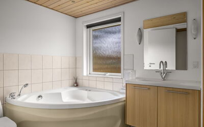 Micke - 3.2Km from the Sea
