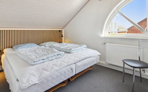 Faidra - 2.5Km from the Sea: Lit, Chambre, Design Intérieur, Literie, Sol, Drap De Lit, Sol, Bois, Plafond, Linge