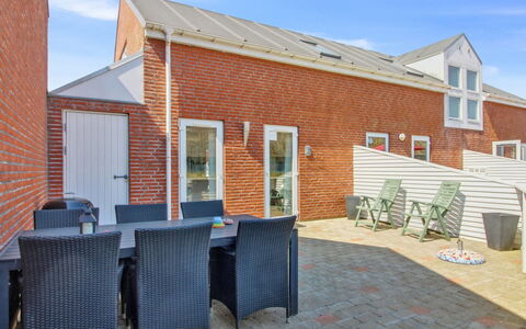Jasna - 2.3Km from the Sea: Herbe, Bois, Zone Rurale, Arbuste, Chalet, Toit, Plaine, Lot Terre, Domicile, Couverture De Sol