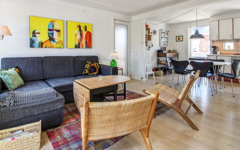 Jasna - 2.3Km from the Sea: Herbe, Bois, Zone Rurale, Arbuste, Chalet, Toit, Plaine, Lot Terre, Domicile, Couverture De Sol