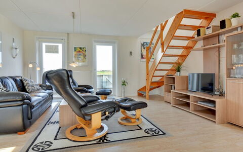 Jovanka - 2.3Km from the Sea: Meubles, Design Intérieur, Sol, Bois, Sol, Salon, Appartement, Pièce, Plafond, Canapé