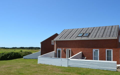 Anelia - 2.3Km from the Sea: Ciel, Herbe, Mur, Toit, Architecture, Domicile, Maison, Zone Résidentielle, Lot Terre, Composite