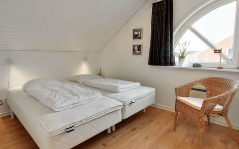 Anelia - 2.3Km from the Sea: Chambre, Lit, Meubles, Sol, Design Intérieur, Drap De Lit, Literie, Sol, Linge, Plafond