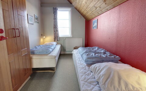 Lynne - 2.3Km from the Sea: Chambre, Lit, Bois, Sol, Drap De Lit, Literie, Cadre De Lit, Sol, Dortoir, Domicile