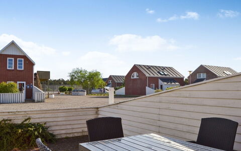 Lynne - 2.3Km from the Sea: Bois, Maison, Chalet, Domicile, Toit, Zone Rurale, Siding, Cabane En Rondins, Batiments Jardin, Dur